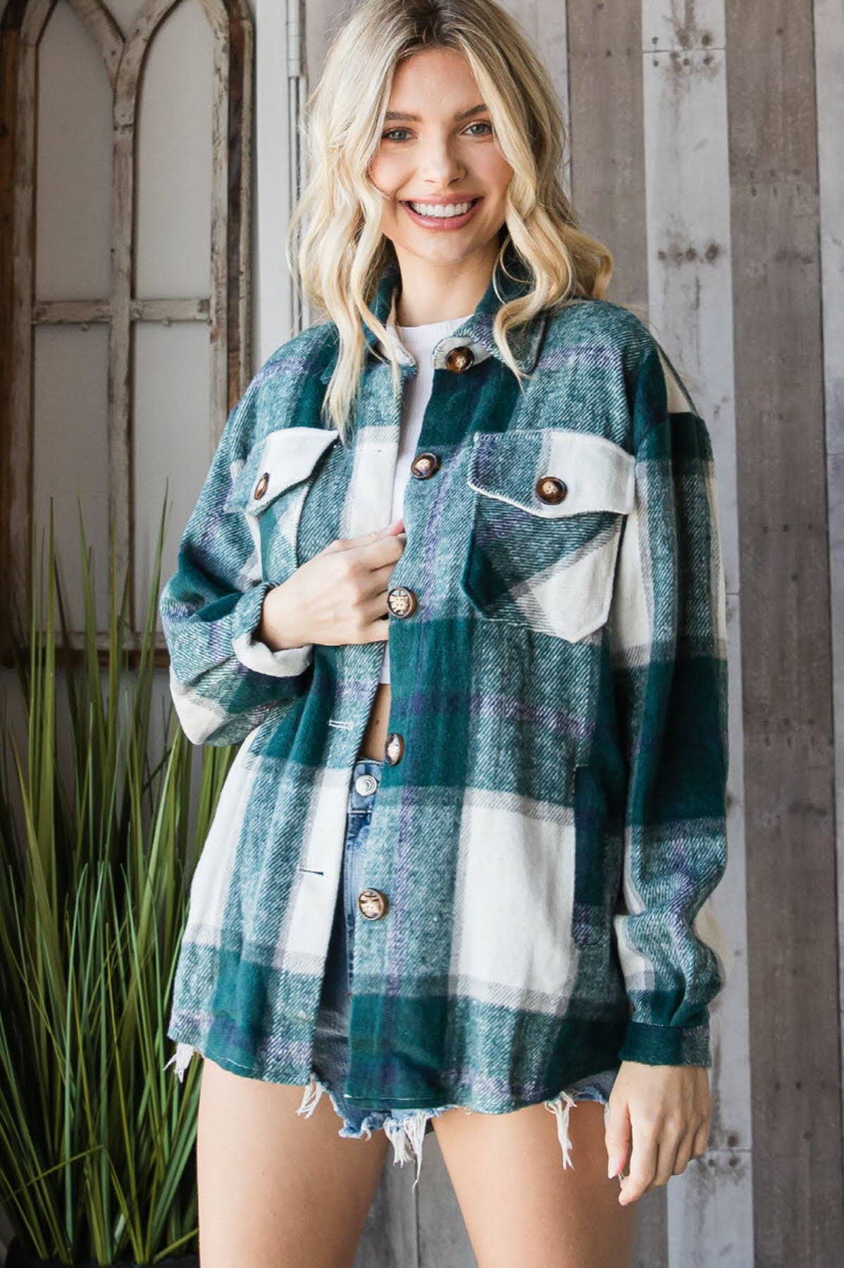 Veveret - VJ52884- Plaid Button Down Shacket with side pockets