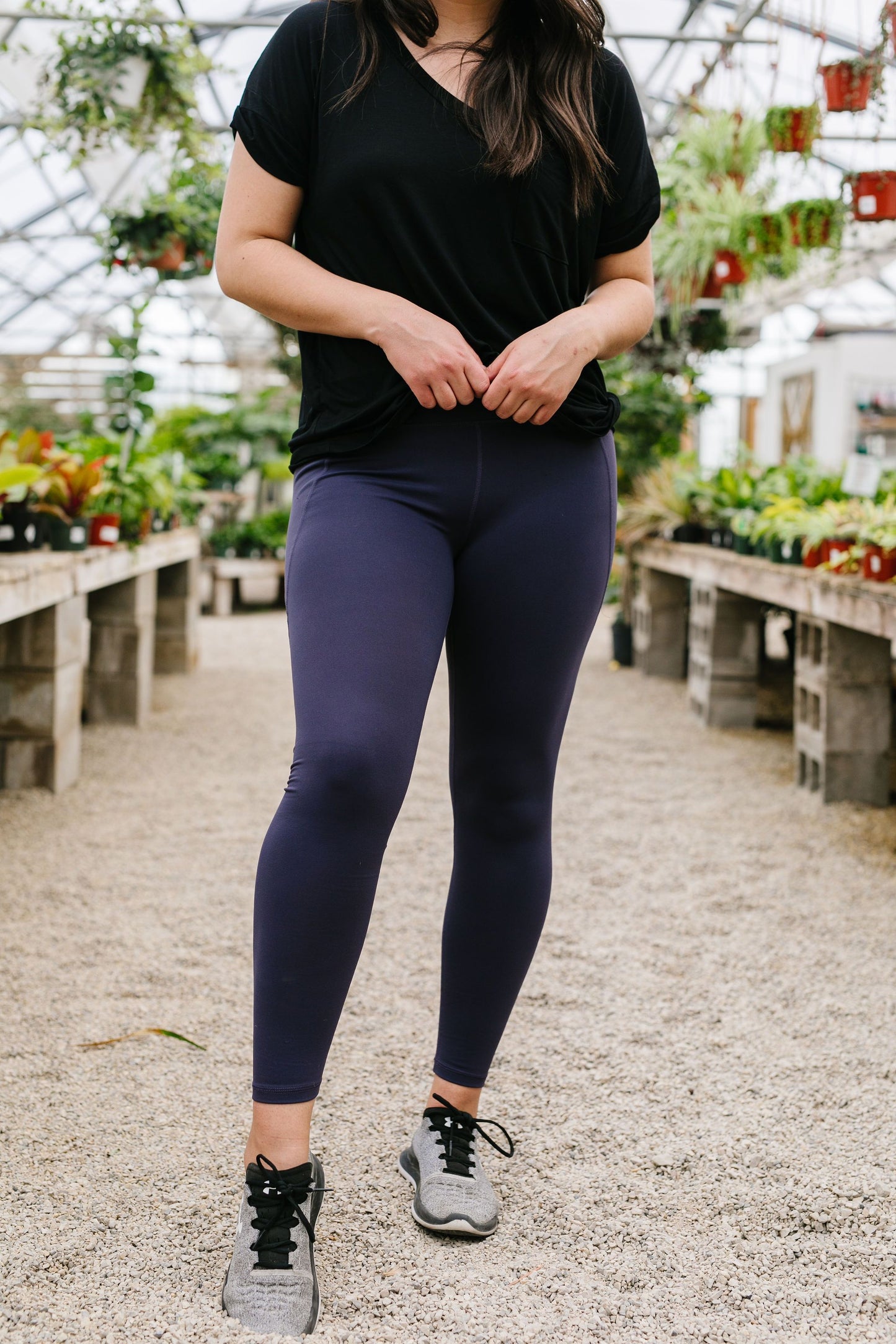 In The Side Pocket Athletic Leggings In Midnight